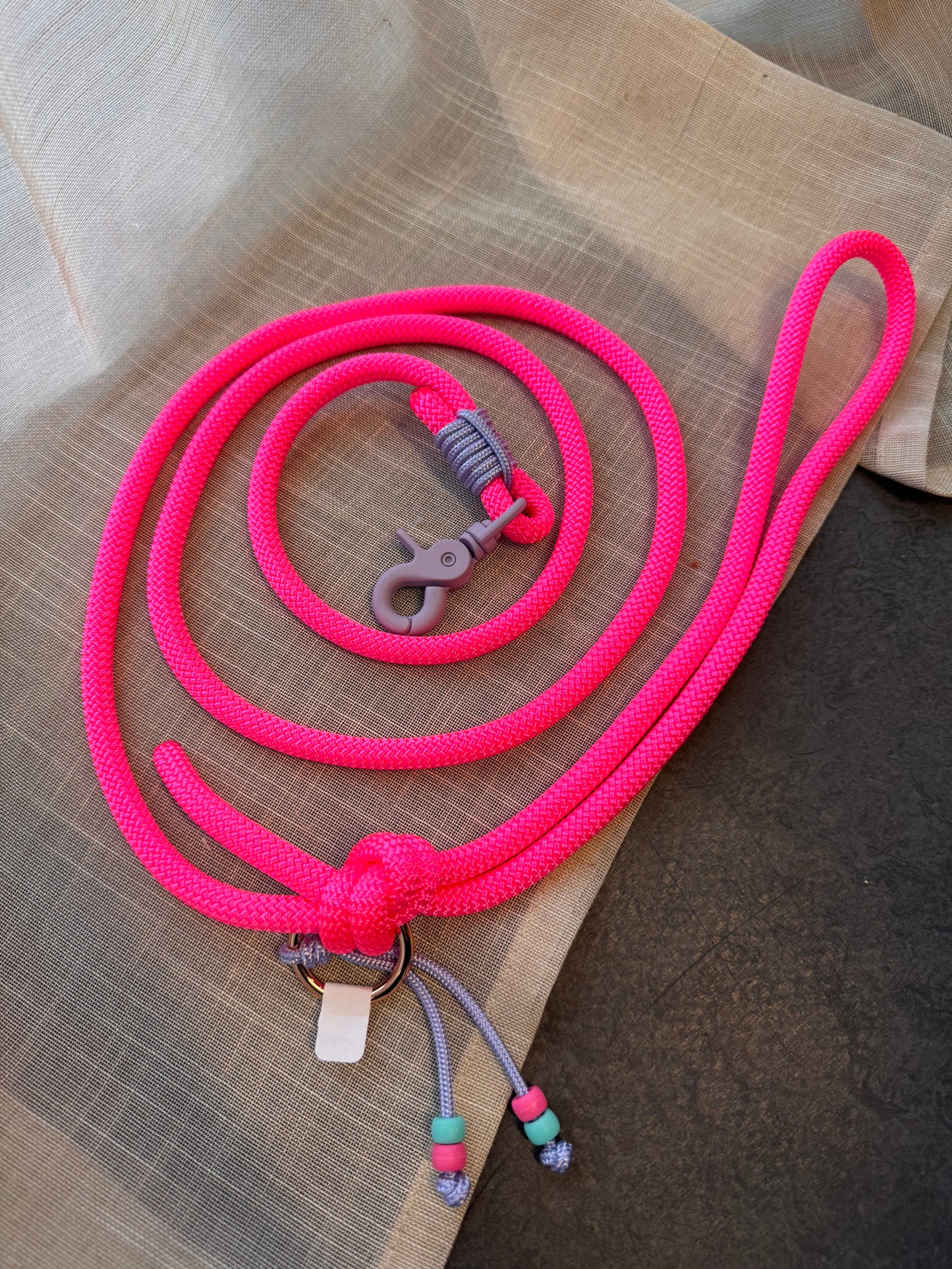 Roze leash