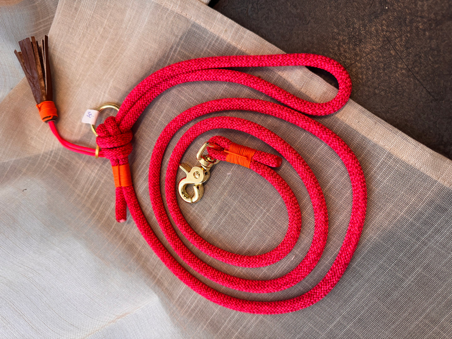 Marble rose leash
