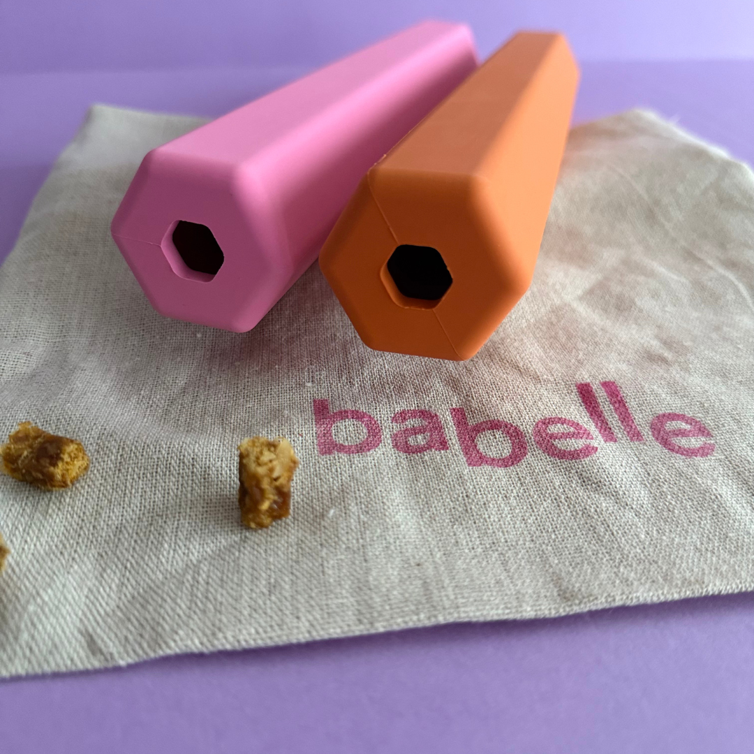 Babelle For Dogs - The Treat Tube - interactief speeltje voor honden - oranje