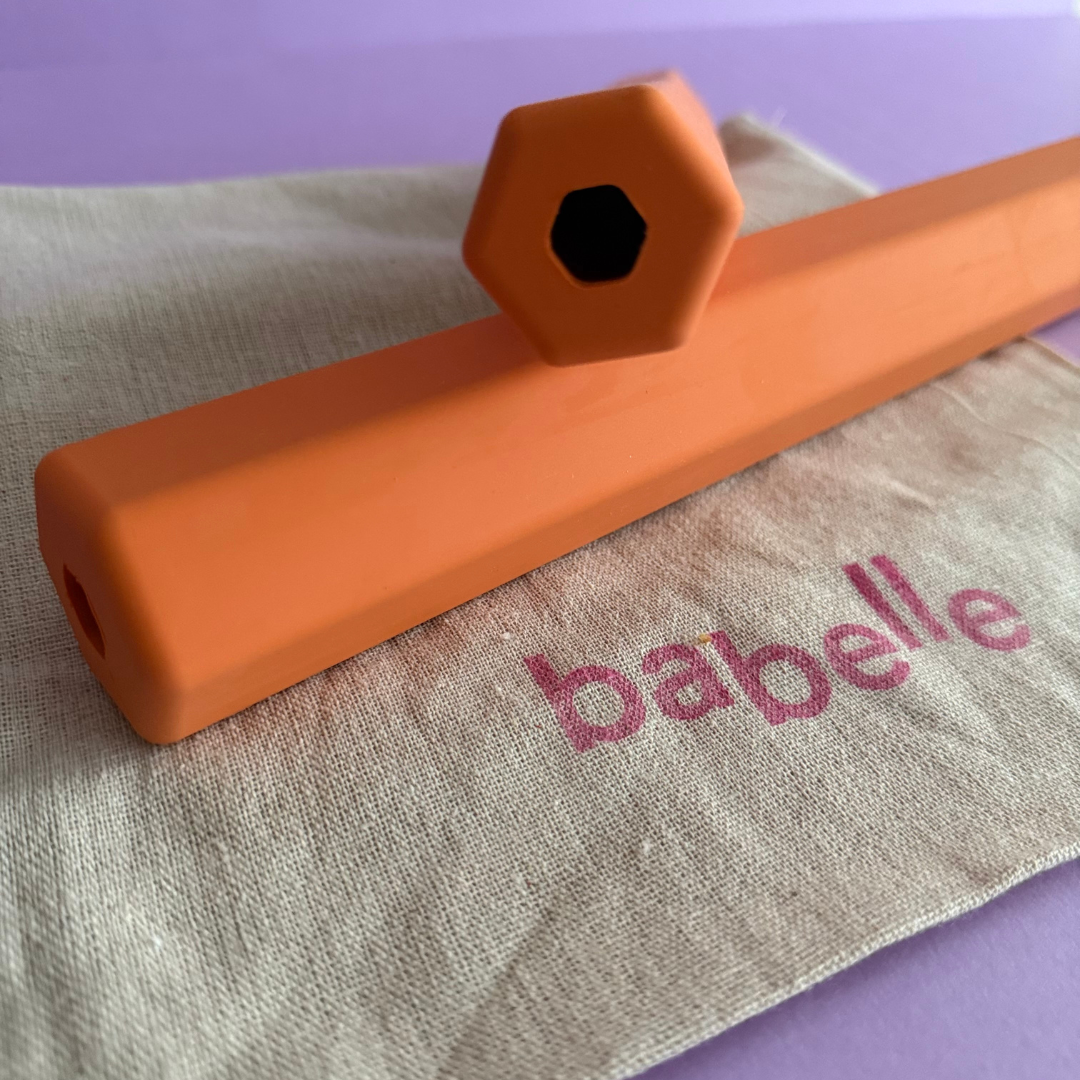 Babelle For Dogs - The Treat Tube - interactief speeltje voor honden - oranje