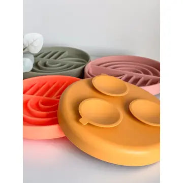 Regenboogkom, Langzame Kom Hond
