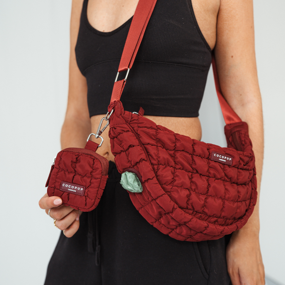 Cocopup London - Crossbody Crescent Hondenuitlaat Tas - Merlot