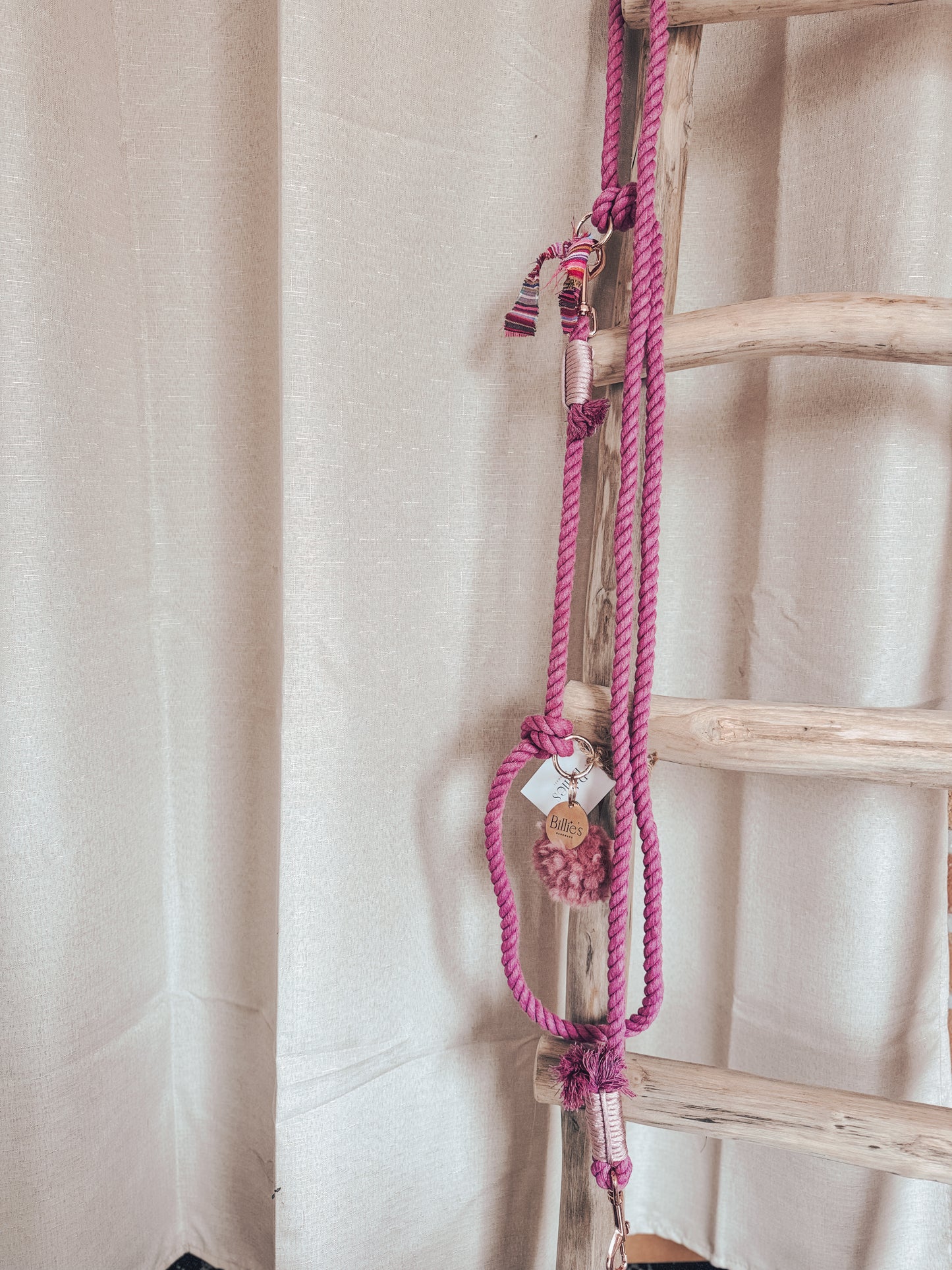 Hand free leash rose