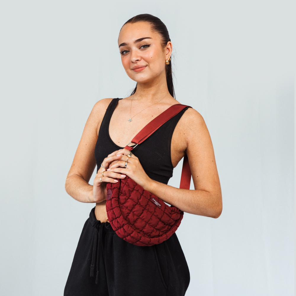 Cocopup London - Crossbody Crescent Hondenuitlaat Tas - Merlot