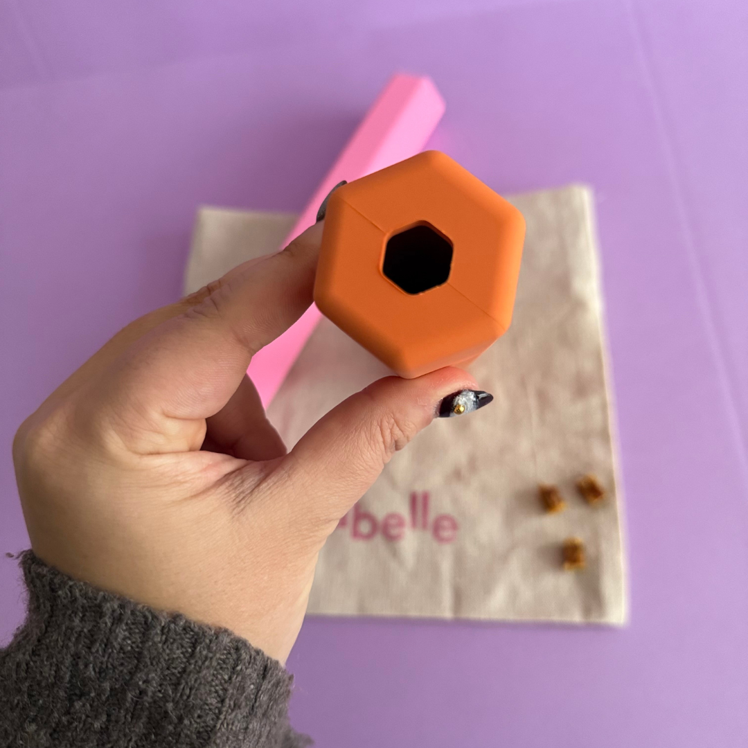 Babelle For Dogs - The Treat Tube - interactief speeltje voor honden - oranje